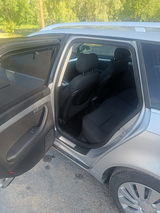 Audi A4 2005 2.0tdi (6 foto / 10)