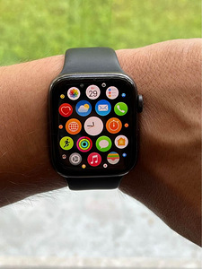Apple Watch SE 44mm (3 foto / 6)