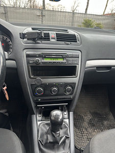 Škoda Octavia 2013 (2 foto / 6)