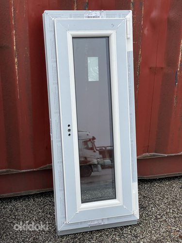 Пластиковое окно 40x100 см, открывающееся, ссылка в комплекте