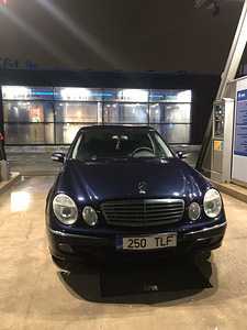 Mercedes-Benz E 320 CDI (1 foto / 10)