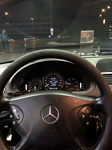 Mercedes-Benz E 320 CDI (5 foto / 10)