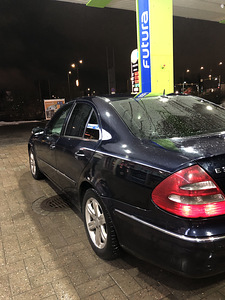 Mercedes-Benz E 320 CDI (6 foto / 10)