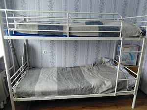 Продам детскую кровать двухъярусную (1 фото из 1)