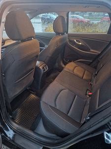 Hyundai i30 (14 foto / 15)