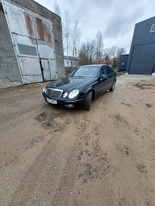 Mercedes-Benz e220 cdi (1 foto / 7)