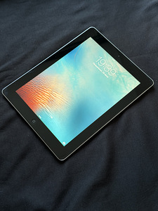 iPad Gen 2 (1 foto / 3)