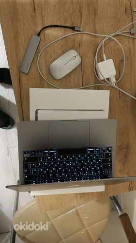 Продам MacBook Air 13 2024