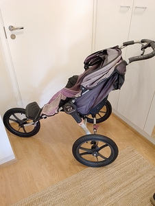 Laste jalutuskäru suurte ratastega (1 foto / 7)