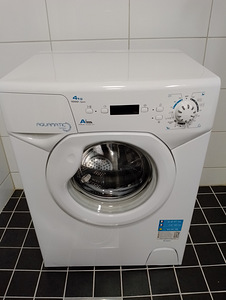 Väike ja puhas pesumasin Candy Aquamatic. (7 foto / 7)