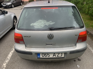 Volkswagen Golf 4 (6 фото из 6)