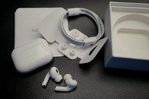 Airpods Pro Gen 2 USB-C (R3pid) (8 foto / 8)