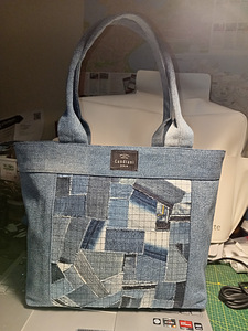 Denim Mosaic: Artisan Tote – One-of-a-Kind Sustainable Handb (1 foto / 10)