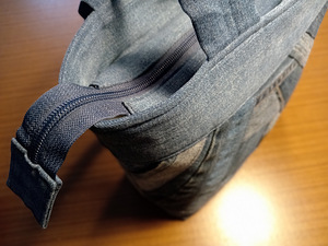 One-of-a-Kind Upcycled Denim Patchwork Tote (5 foto / 8)