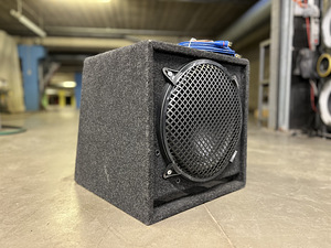 Alpine 650w subwoofer + Clarion võimendi + kaablikomplekt (2 foto / 3)