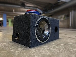 Arizona Eagle 500w subwoofer + Clarion võimendi + kaabeldus (1 foto / 3)