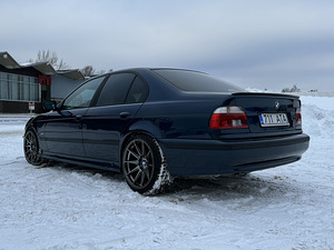 BMW 528i Manuaal (2 foto / 3)