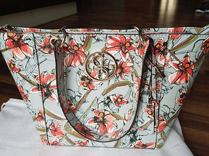 Продать сумку New Guess | (2 фото из 2)