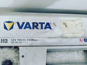 Автомобильный аккумулятор Varta (2 фото из 3)