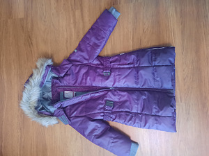 Зимняя куртка Huppa 116 (написано 110, на самом деле больше)