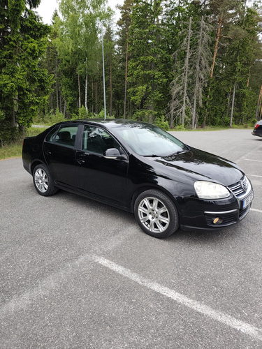 Volkswagen Jetta 1.6 BSE 75kW