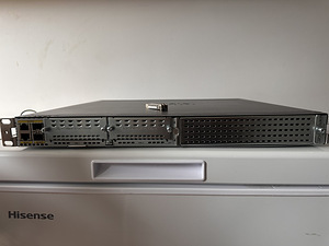 Cisco ISR4331 Enterprise Router 80GB SDD (1 foto / 2)