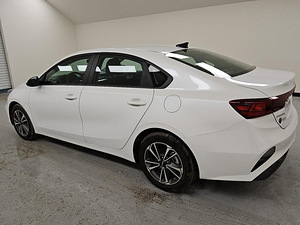 2024 KIA FORTE LX (2 фото из 12)