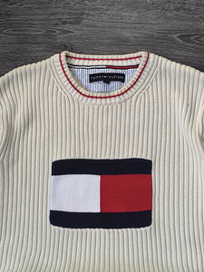Tommy Hilfiger (3 фото из 3)