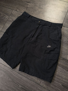 Шорты nike (2 фото из 3)