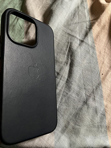 Чехлы для iPhone 13 Pro (1 фото из 2)
