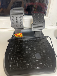 Rool ja pedaalid PS4 jaoks (4 foto / 6)