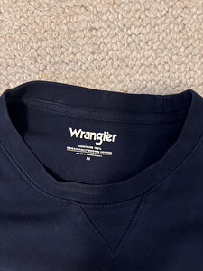 Wrangler кофта с большим лого на груди, темно-синяя (2 фото из 2)