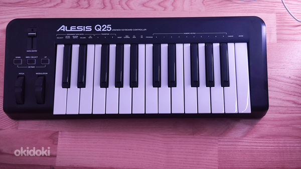 Alesis Q25 Keyboard