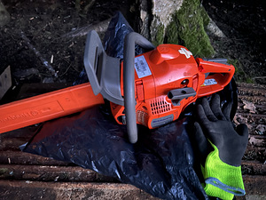 Benziinisaag Husgvarna (1 foto / 5)