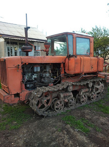 Dt 75 (6 լուսանկար / 8)