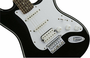 Fender Squier Bullet Stratocaster HSS HT IL Черный (4 фото из 5)