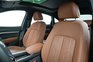 2022 AUDI E-TRON S-LINE SPORTSBACK (3 фото из 4)