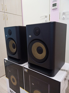 Колонки, студийные мониторы, KRK Rokit 8 (2 фото из 10)