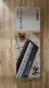 Yamaha PSR-E273
