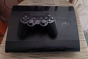 PS3 PlayStation 3 + pult ja plaadid