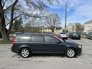 Volvo V70 2.4 129 KW D5 (6 foto / 15)