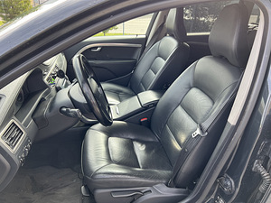 Volvo V70 2.4 129 KW D5 (9 foto / 15)