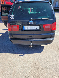 Seat Alhambra (2 foto / 5)