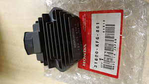 Honda cbf 600 relee-regulator (1 foto / 4)