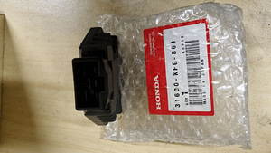 Honda cbf 600 relee-regulator (4 foto / 4)