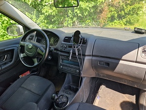 Skoda Fabia (vigadega) (5 foto / 11)