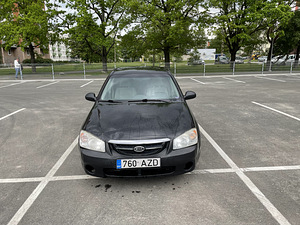Kia Cerato (6 foto / 9)