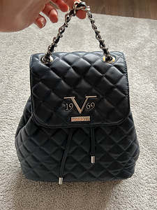 Versace (4 фото из 4)