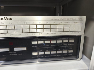 FM-тюнер Revox B261 (Швейцария) (4 фото из 5)