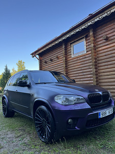 BMW X5 (10 фото из 11)